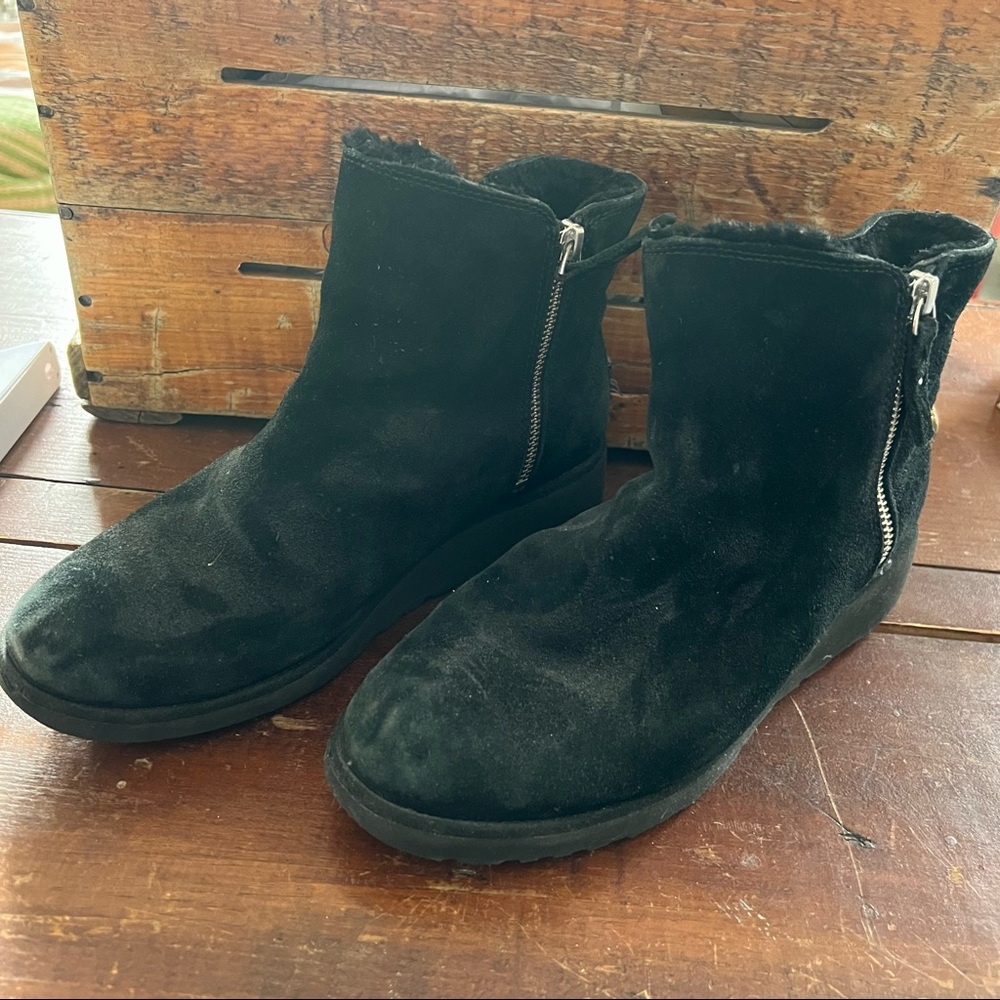 Ugg Australia Shala Sheepskin Womens Wedge Boots 8.5